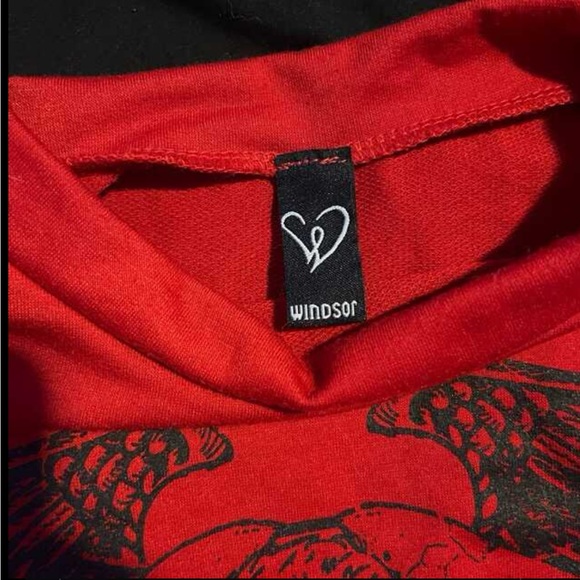 S Red Windsor crop top - Picture 2 of 2